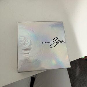 MAC Selena Highlighter - Iridescent White